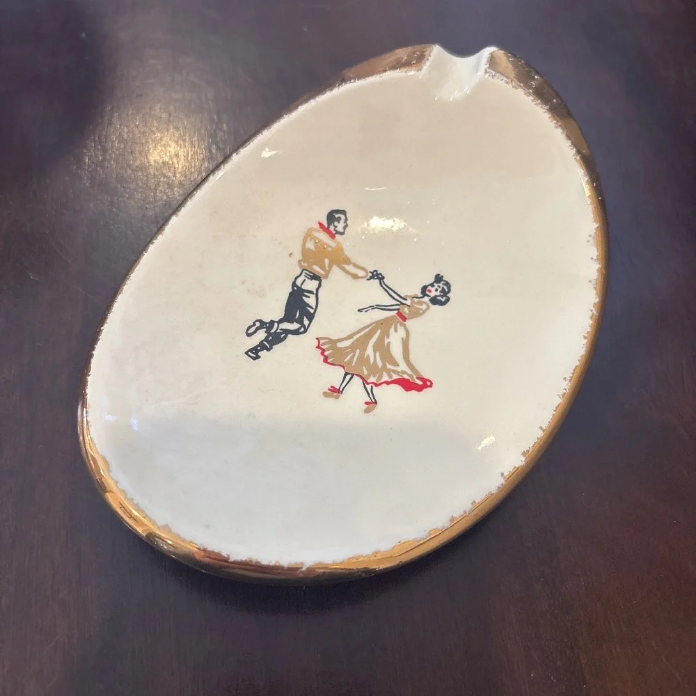 Vintage couple dancing design ring holder dish